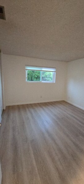 Building Photo - 4074 Vista Calaveras St