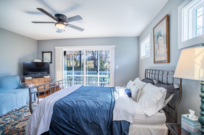 Building Photo - Fully Furnished