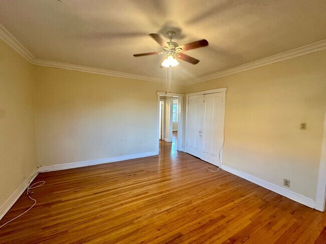 Building Photo - 4404 N Rockwell St