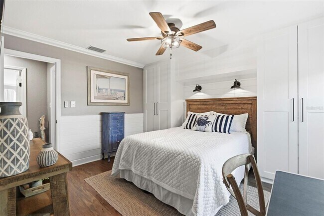 Building Photo - 4751 Coquina Key Dr SE