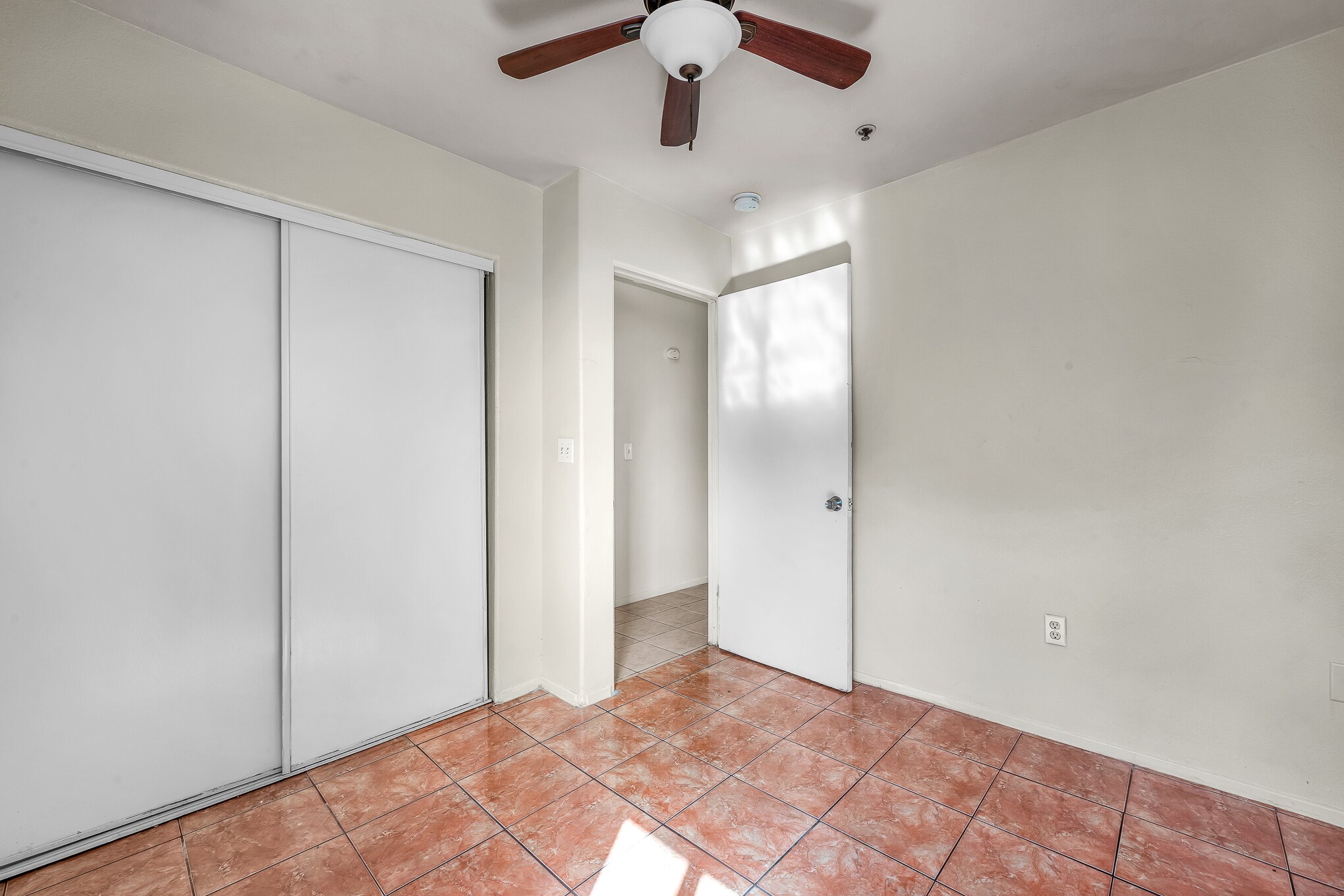 Building Photo - 5231 Huntington Dr N