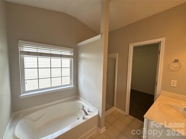 Building Photo - 9407 Pepperidge Ave NW