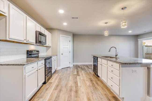 Building Photo - 8821 W Haylee St