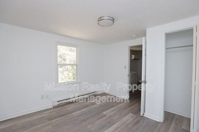Building Photo - 38 N Old Church St