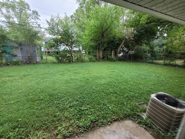 Building Photo - 5707 Gateway Dr