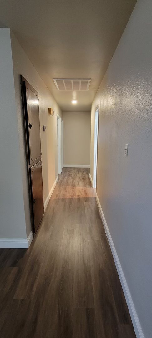 Building Photo - GREAT THREE BEDROOM 2 BATH HOME IN NORTH CLOVIS