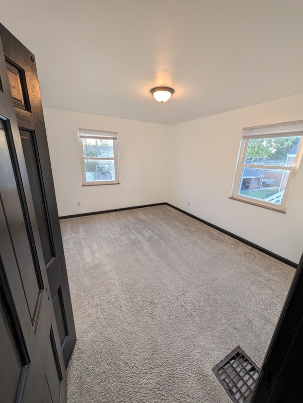 Building Photo - 722 Kenwick Rd