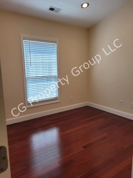 Bedroom 1 - 1417 S Eastman Rd