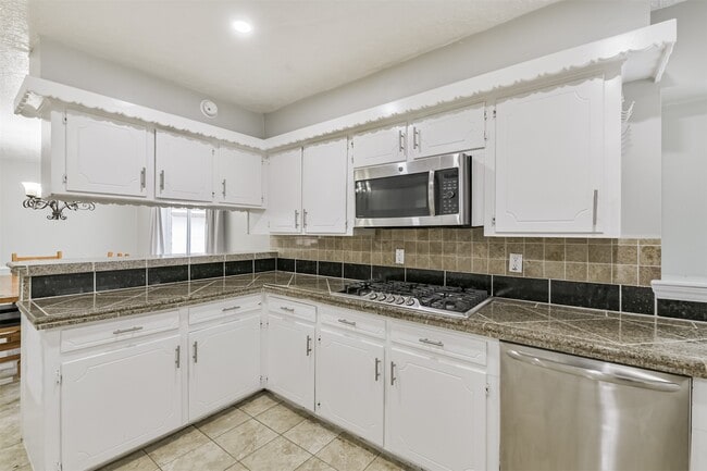 Building Photo - 623 E Cypresswood Dr