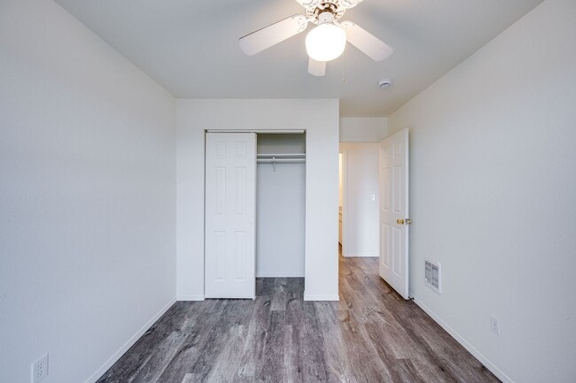 Building Photo - Live Where Comfort Meets Convenience - College Hill Condo in Pullman