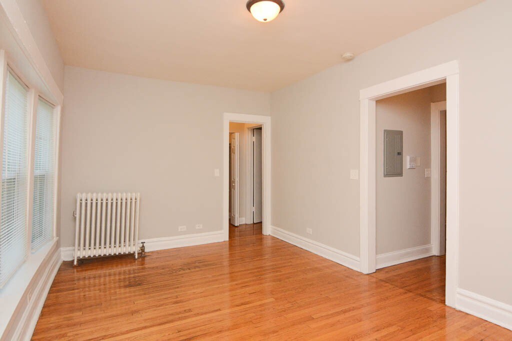 Building Photo - 4708 N Racine Ave