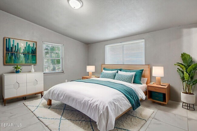 Building Photo - 4212 Roxbury Dr