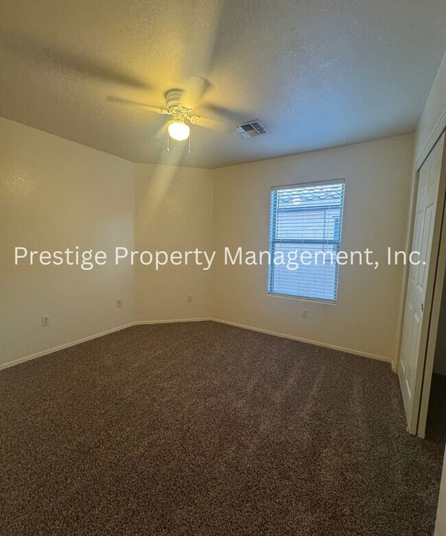 Building Photo - This 4/2 Vail home is what you've been looking for!!