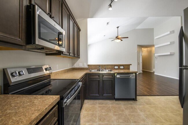 Building Photo - 225 Mazyck Greens Ct