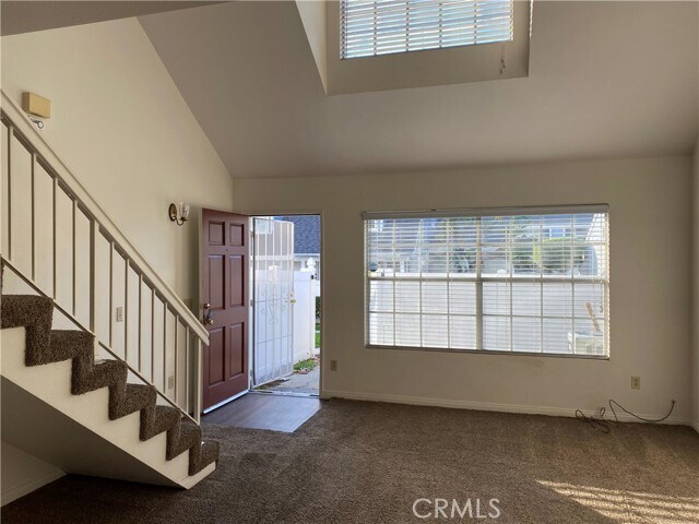 Building Photo - 805 W Grondahl St