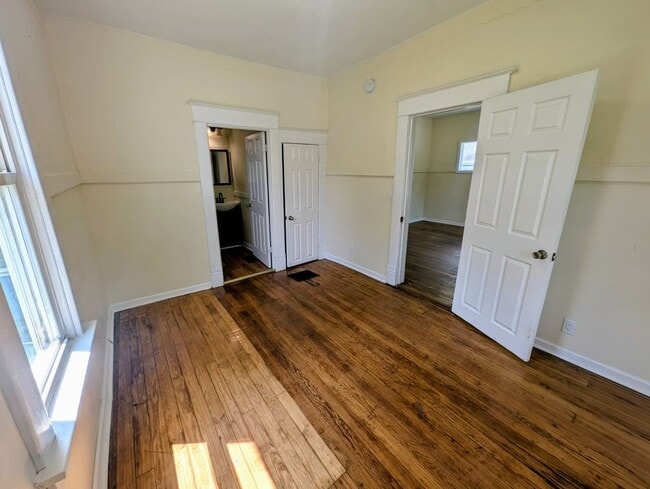 Building Photo - Remodeled 2-Bedroom, 1 Bath Home with Spacious Living Areas & Off-Street Parking
