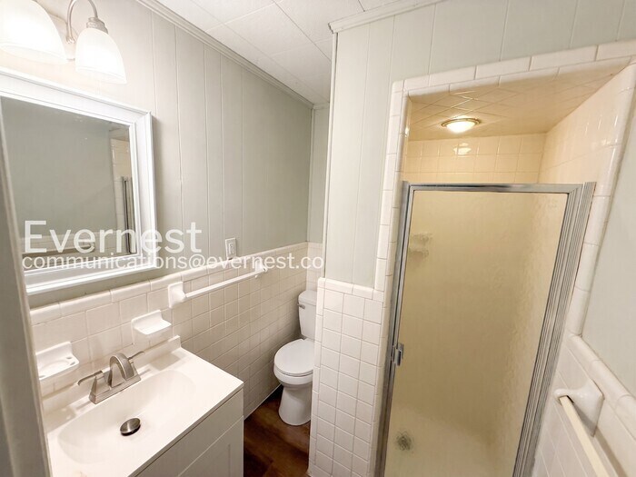 Building Photo - 9825 Maple Ln