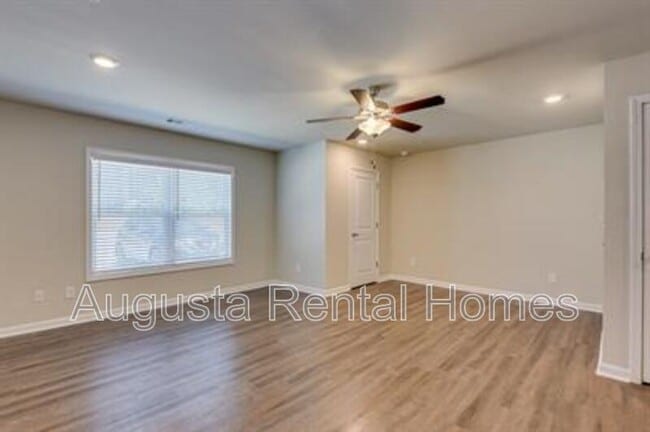 Building Photo - 2506 Otter Run