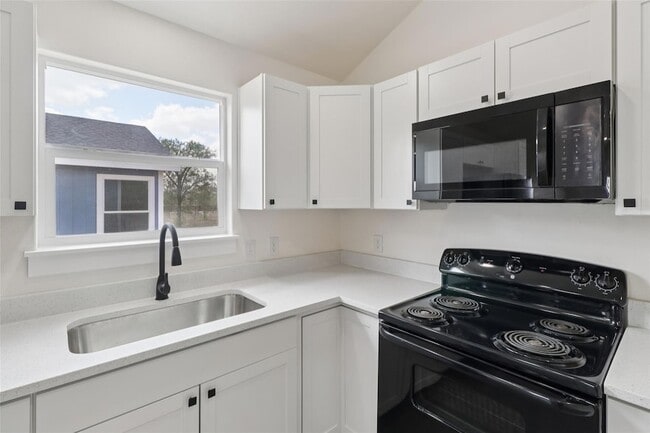 Building Photo - 1087 Schubert Ln