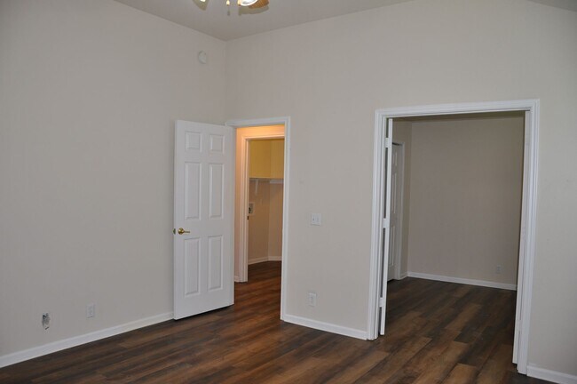 Building Photo - 3 Bedroom 2 Bath with Study in Kyle