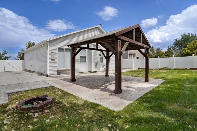 Building Photo - 623 W 930 N