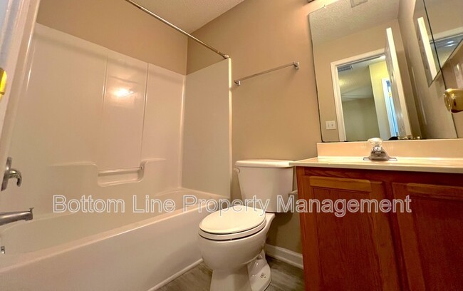 Building Photo - 13656 Meade Glen Ct