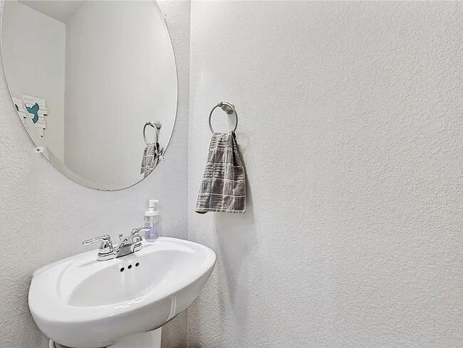 Building Photo - 906 Boatswain Wy