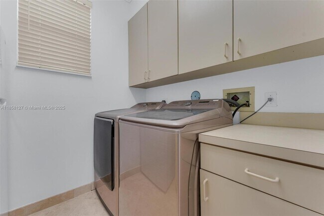 Building Photo - 2468 Bay Isle Ct