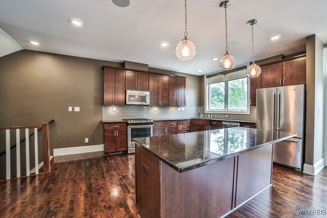 Building Photo - 41 Ojibwa Cir