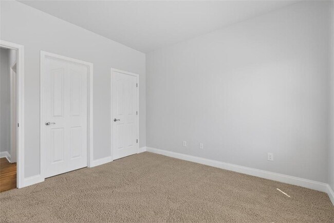 Building Photo - 4537 Grandview Pkwy