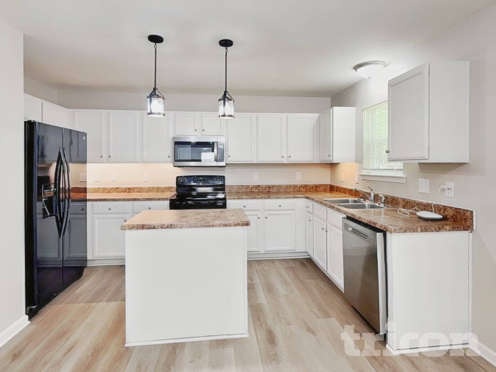 Building Photo - 4936 Broad Leaf Ct