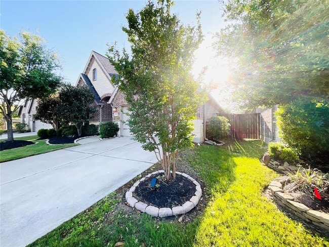 Building Photo - 2507 Elmwood Trl