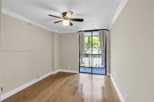 Building Photo - 105 Lake Emerald Dr