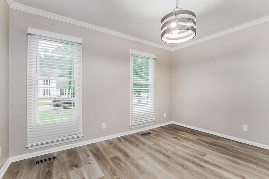 Building Photo - 5217 Country Pines Ct