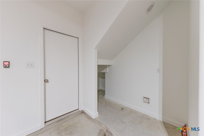 Building Photo - 305 Arnage Dr