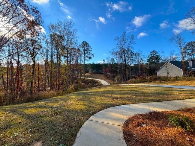Building Photo - 55 Hawthorn Ln