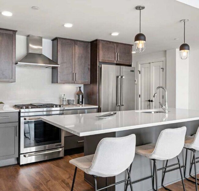 Building Photo - Boston Landing, NO FEE, Lux living, 3 bed/2bath, Central Air, Garage Parking, PET FRIENDLY!