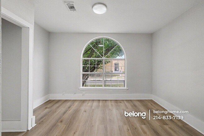 Building Photo - 603 W Pembroke Ave
