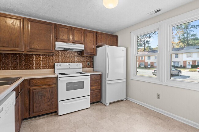 Building Photo - 528 Chanticlar Ct