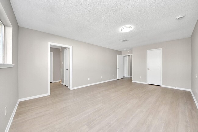 Building Photo - 6222 Vickijohn Dr