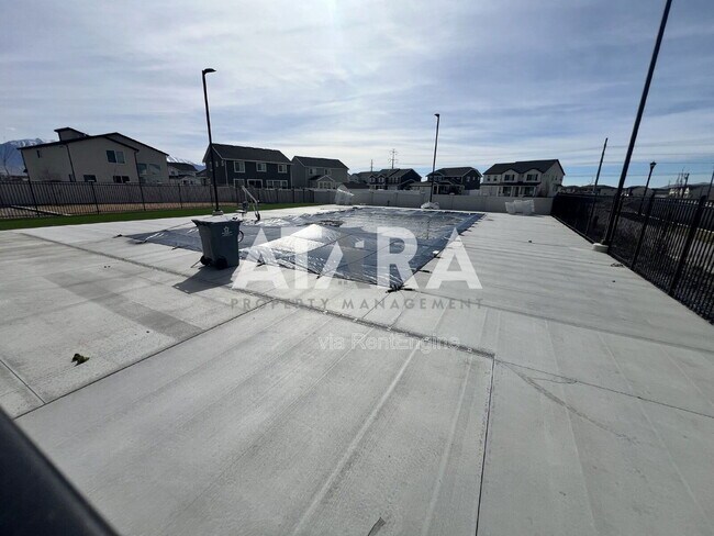 Building Photo - 955 S 850 W