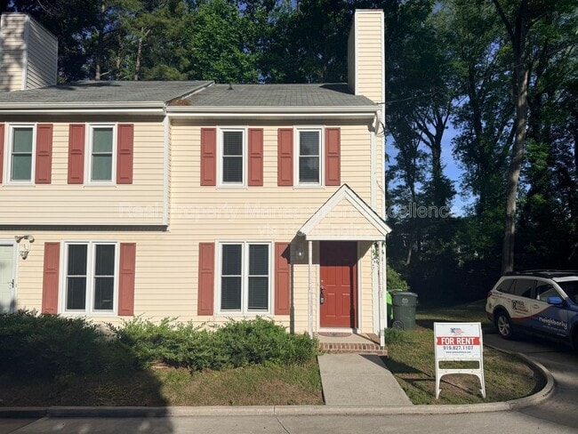 Building Photo - 2922 Glenridge Dr