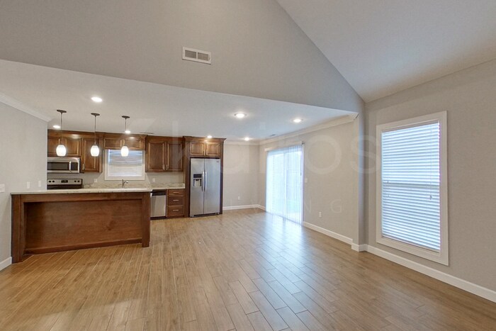 Building Photo - 107 Kamarie Ln