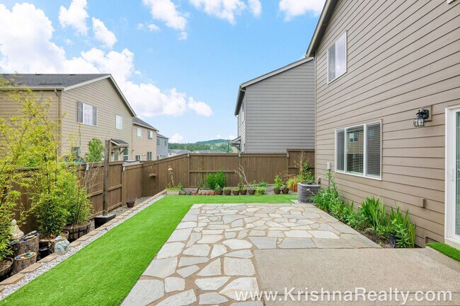 Building Photo - Stunning 4 Bedroom | 2.5 Bathroom Home | Sought-After North Bethany at Abbey Creek | Spectacular ...