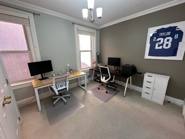 Building Photo - 2 Bedroom 1.5 Bath Condo in Shaw Neighborhood, Backyard, Recently Renovated, Fabulous Modern Feat...