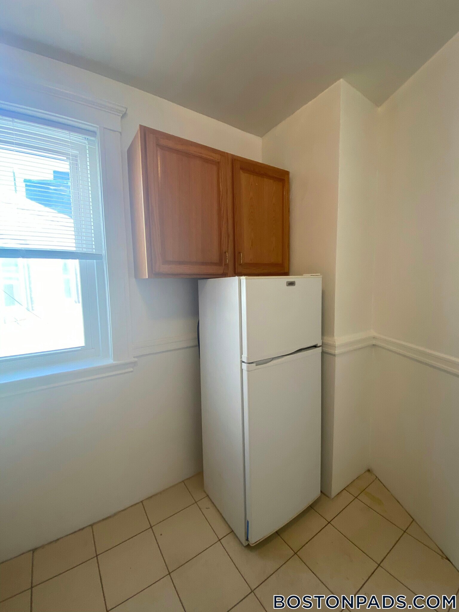 Building Photo - 143 Park Dr