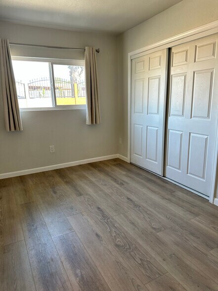 Building Photo - 8861 Live Oak Ave