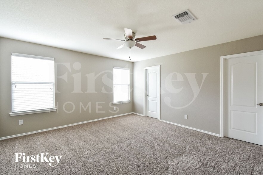 Building Photo - 8414 Piedras Crk