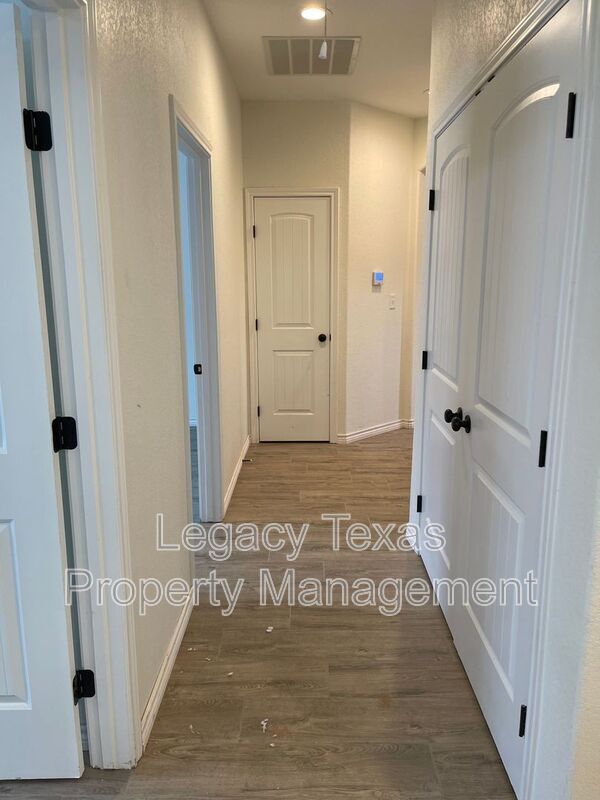 Building Photo - 2319 CR 704