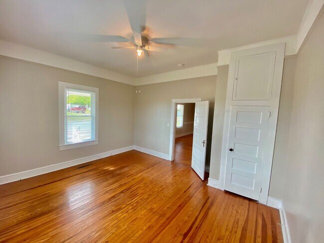 Building Photo - Spacious 2 Bedroom 1 Bathroom House, Just Blocks from Downtown Kannapolis and New Baseball Stadium